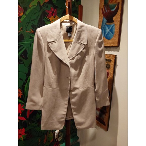 International Concepts Latte Look 3 Button Lined Lightweight Blazer. Size 8 - Picture 2 of 12